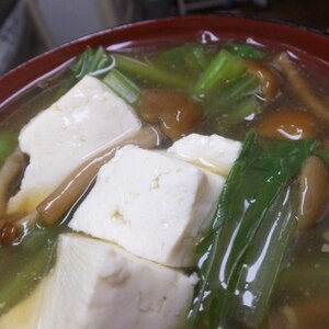 なめこと豆腐、小松菜の味噌汁